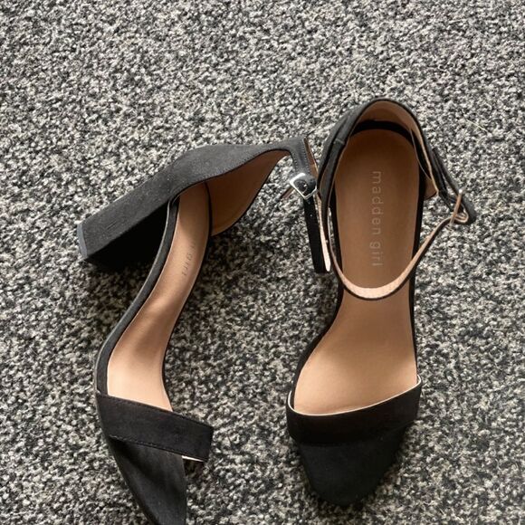 Madden Girl Block Heel Sandals - Picture 3 of 9